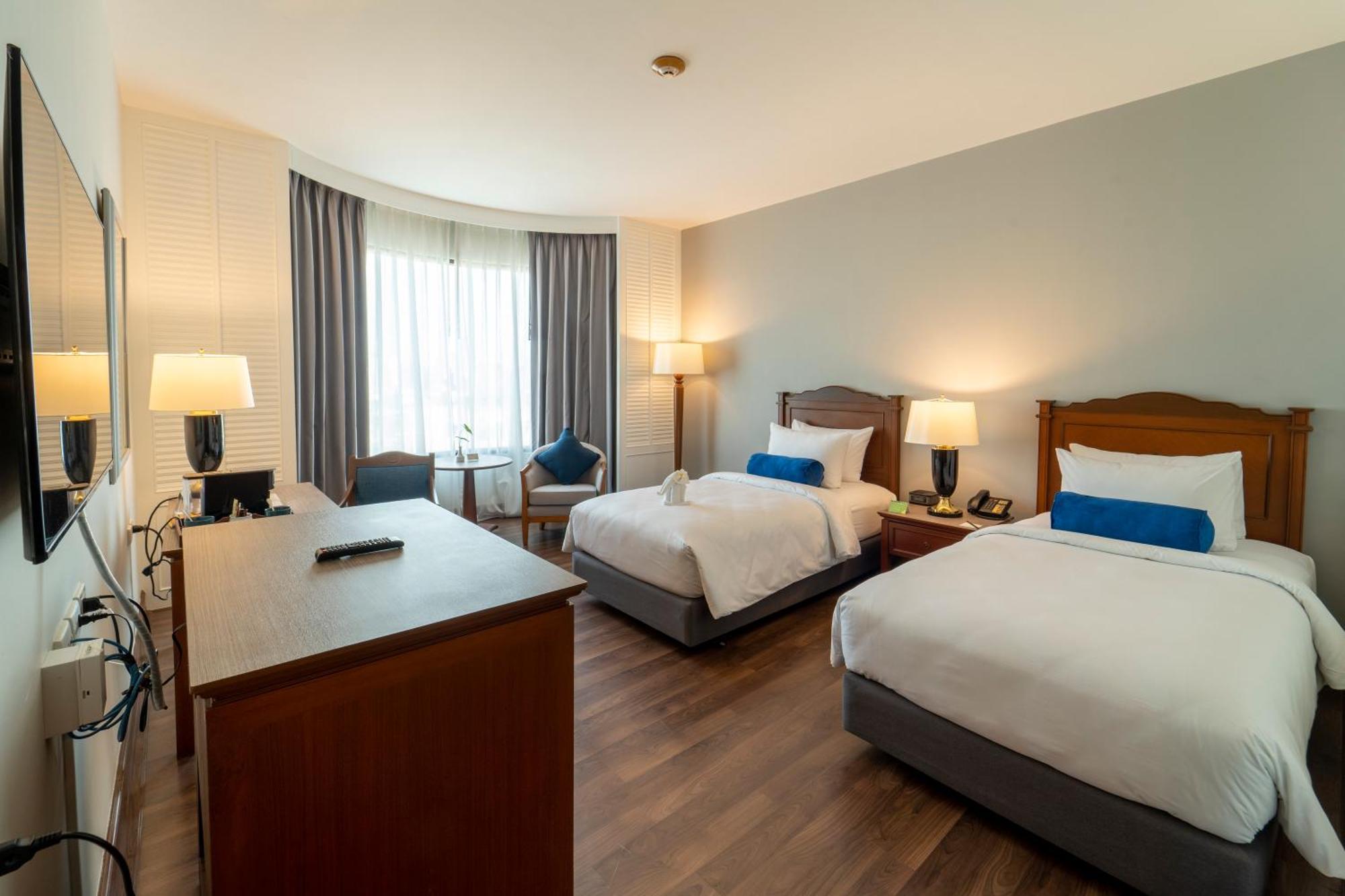 Hotel Century Park 4*