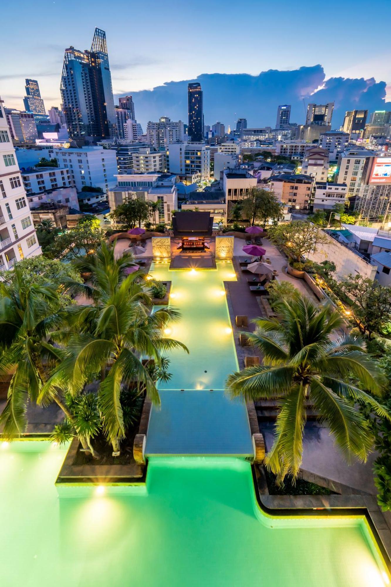Century Park Hotel 4*